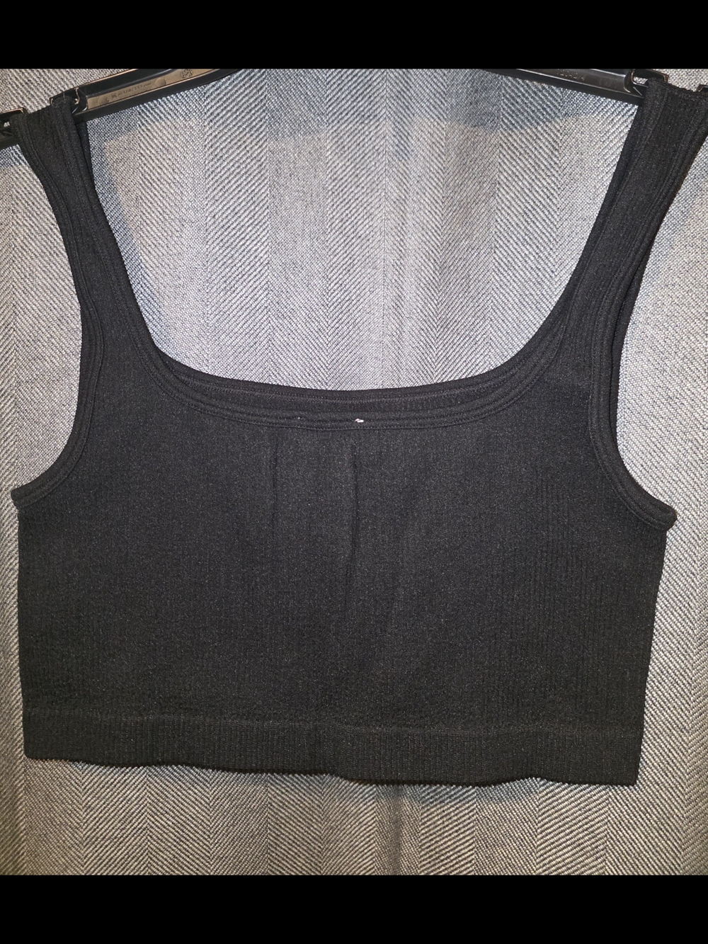 Black Ribbed Crop Tank - Picture 2 of 3